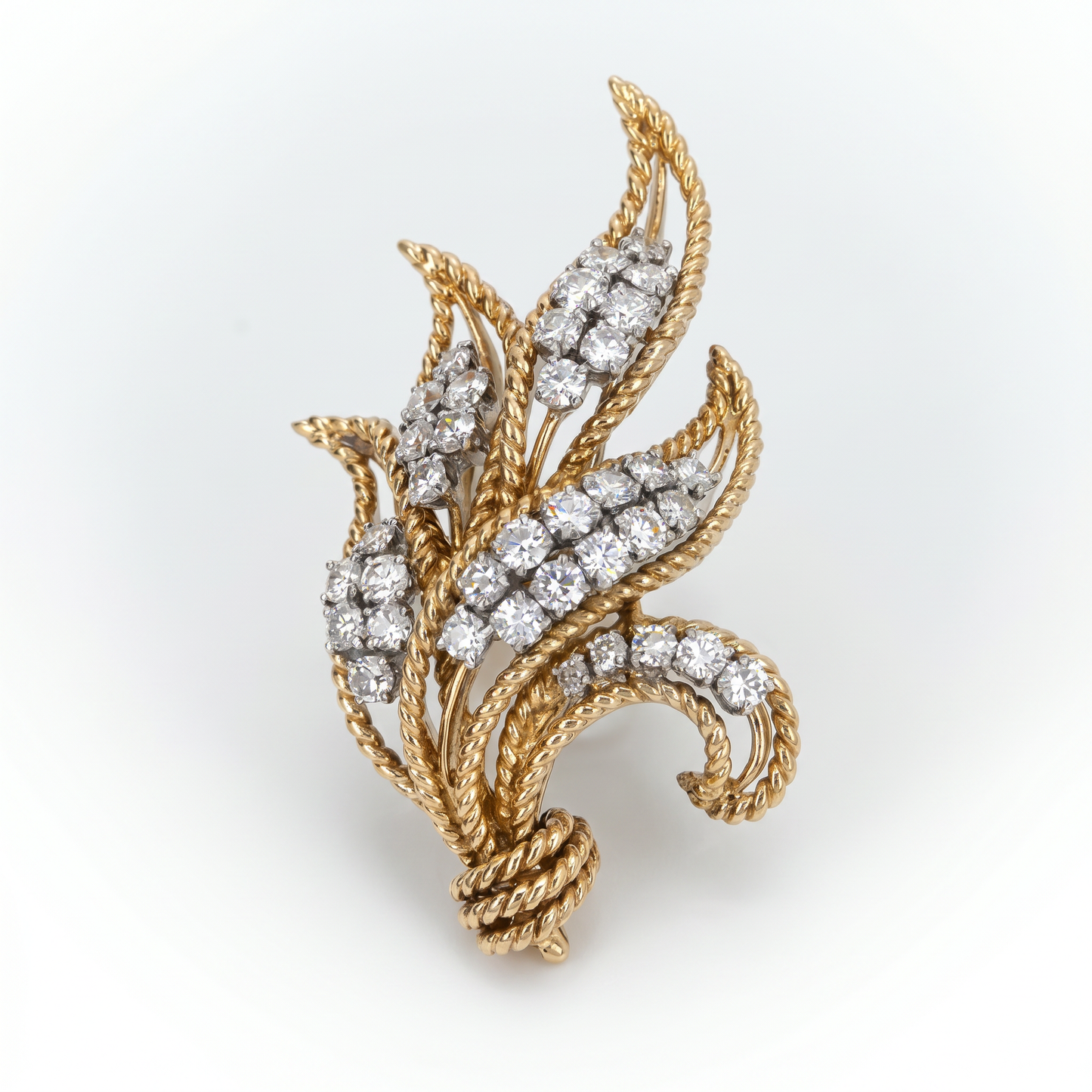 18K Yellow Gold Vintage Diamond Leaf Brooch - 2.59ctw