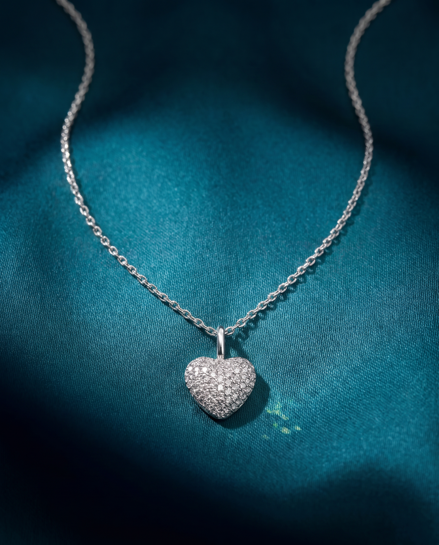 14K White Gold Petite Pave Diamond Heart Pendant - 0.13ctw