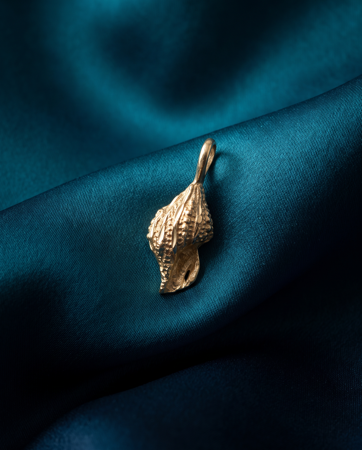 14K Yellow Gold Conch Shell Charm - Diamond Cut Textured