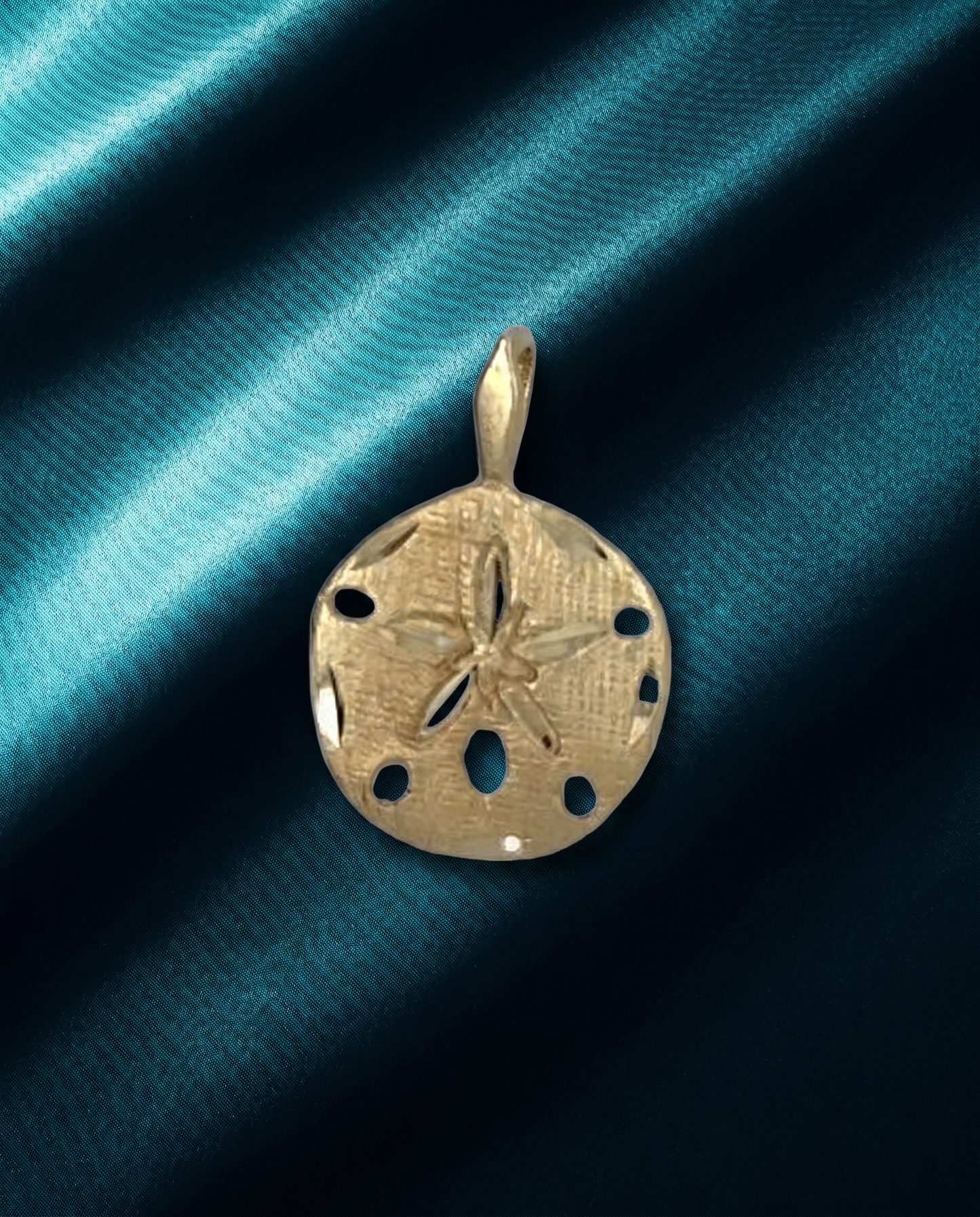 14K Yellow Gold Sand Dollar Charm - 12mm