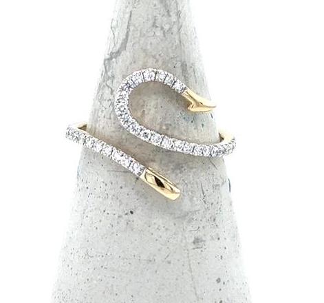 14K yellow gold open fish hook ring with pavé-set round white diamonds.