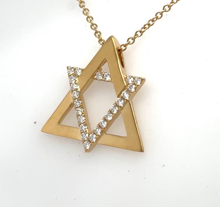 18K yellow gold Star of David pendant with one diamond-set triangle on cable chain.