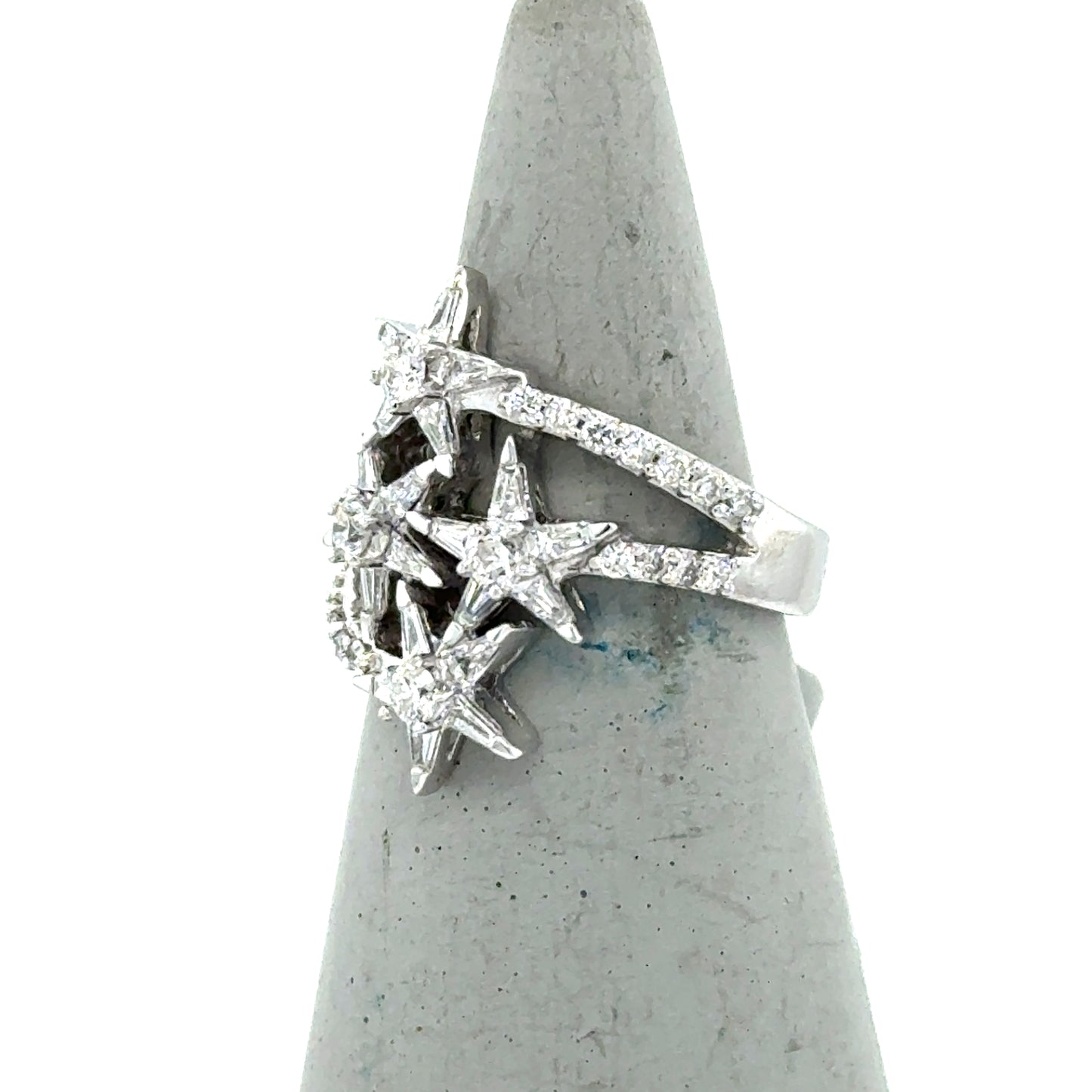 18K White Gold Diamond Shooting Star Ring