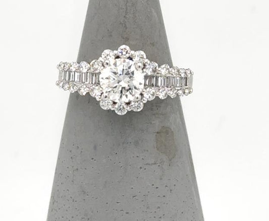 18K White Gold Engagement Ring