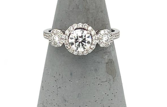 18K White Gold Diamond Halo Engagement Ring