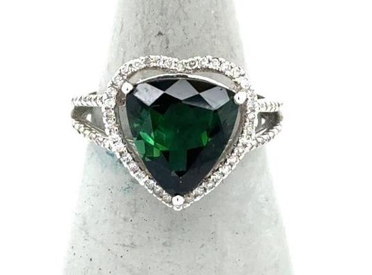 18K White Gold Green Tourmaline & Diamond Ring