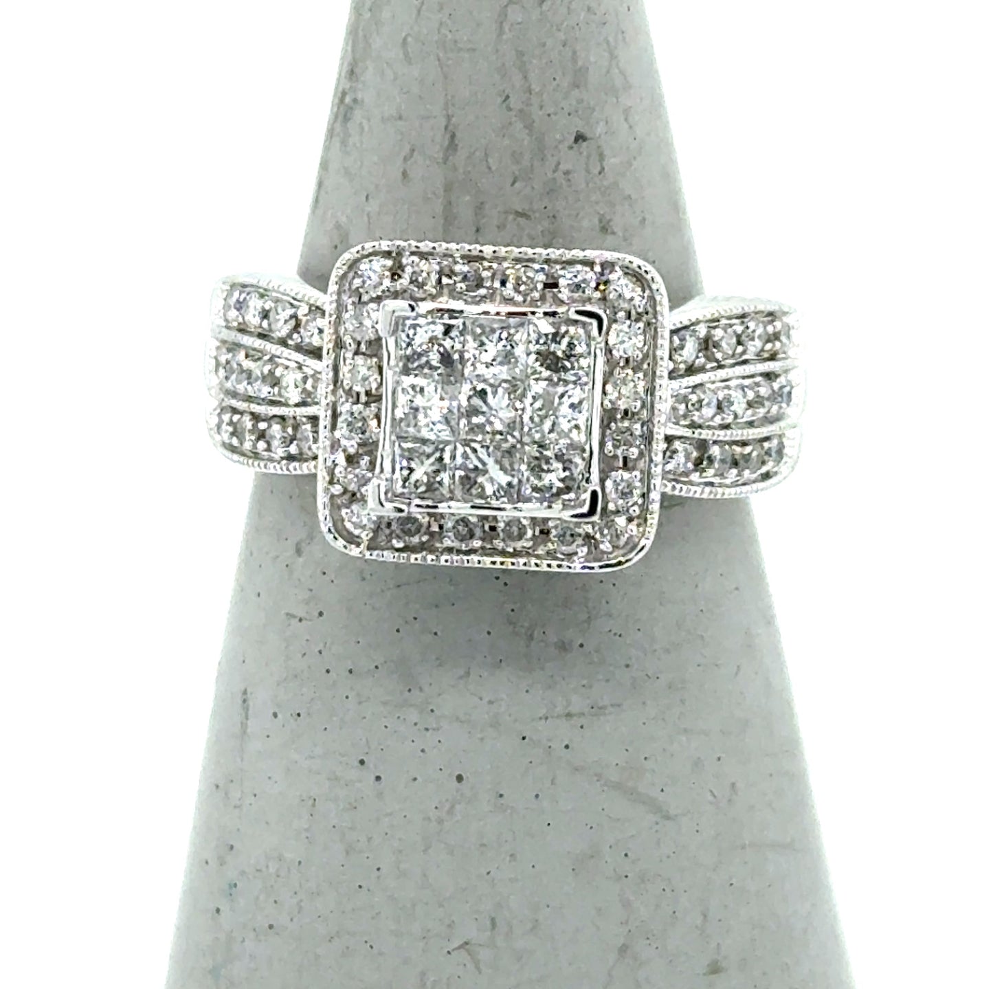 14K White Gold 1.32ctw Diamond Cluster Engagement Ring Size 7