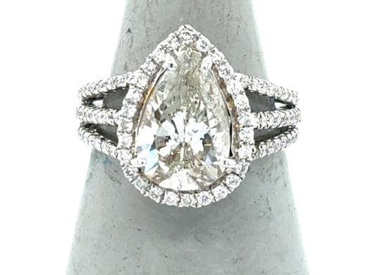 18K White Gold Pear Diamond Halo Engagement Ring 2.67ct
