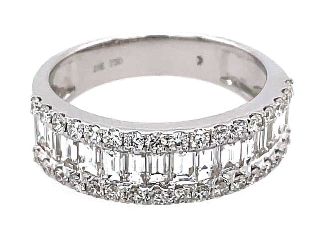 18K White Gold Baguette & Round Diamond Band