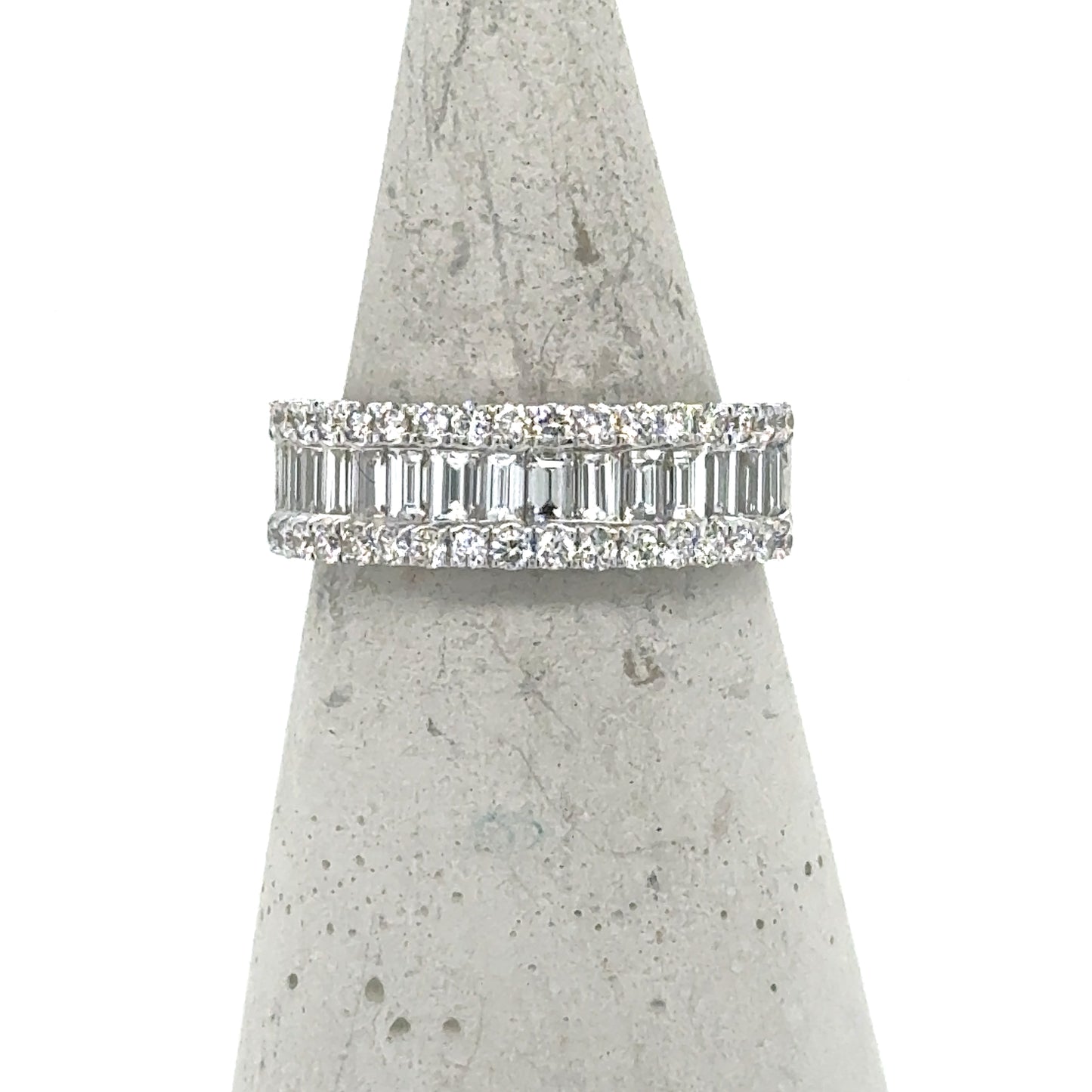 18K White Gold Baguette & Round Diamond Band