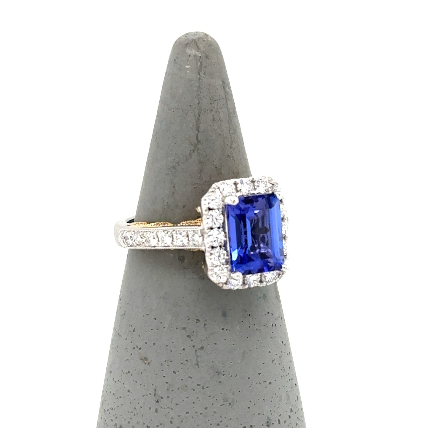 18K White & Yellow Gold Tanzanite & Diamond Ring