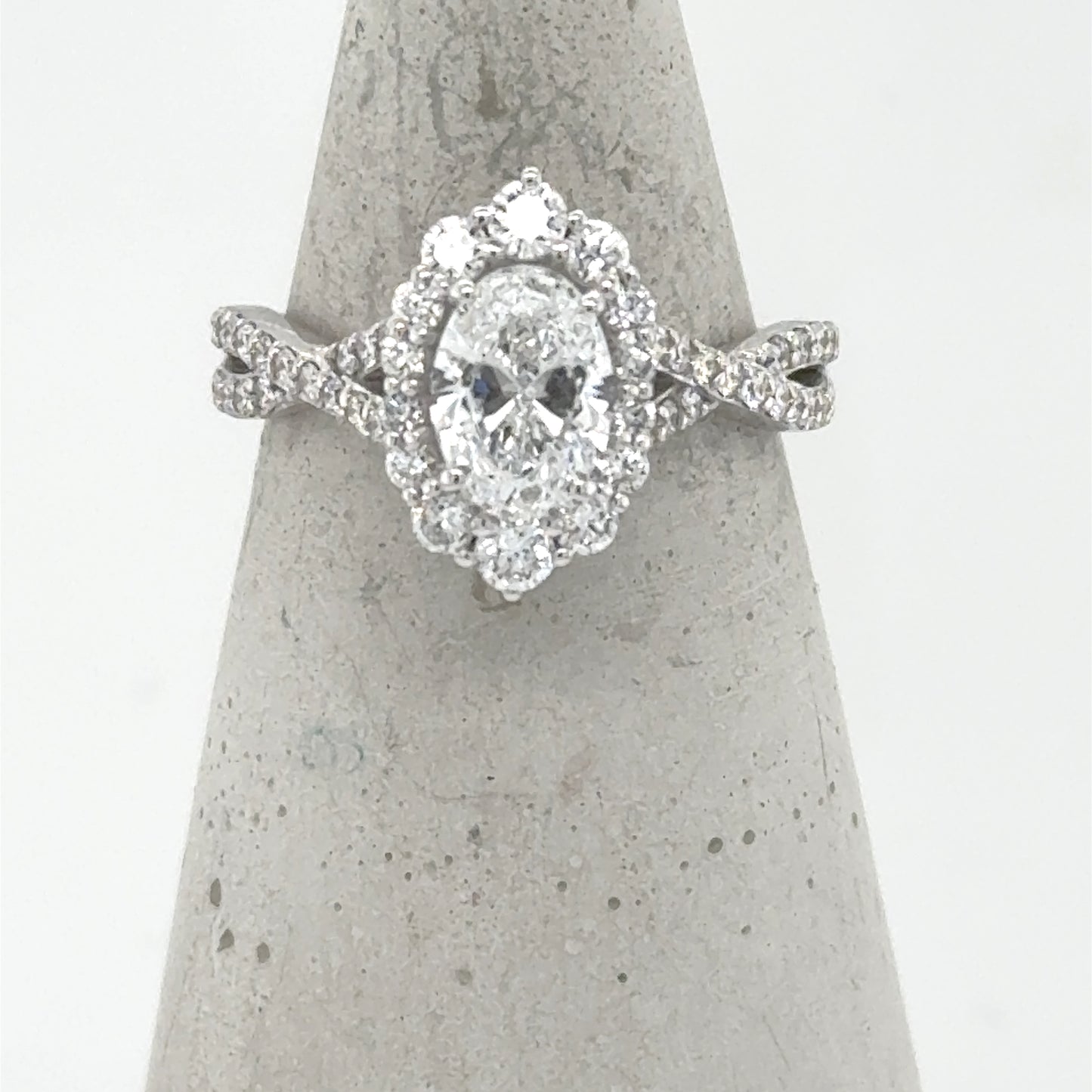 14K White Gold Lab-Grown 2.0ctw Oval Diamond Engagement Ring