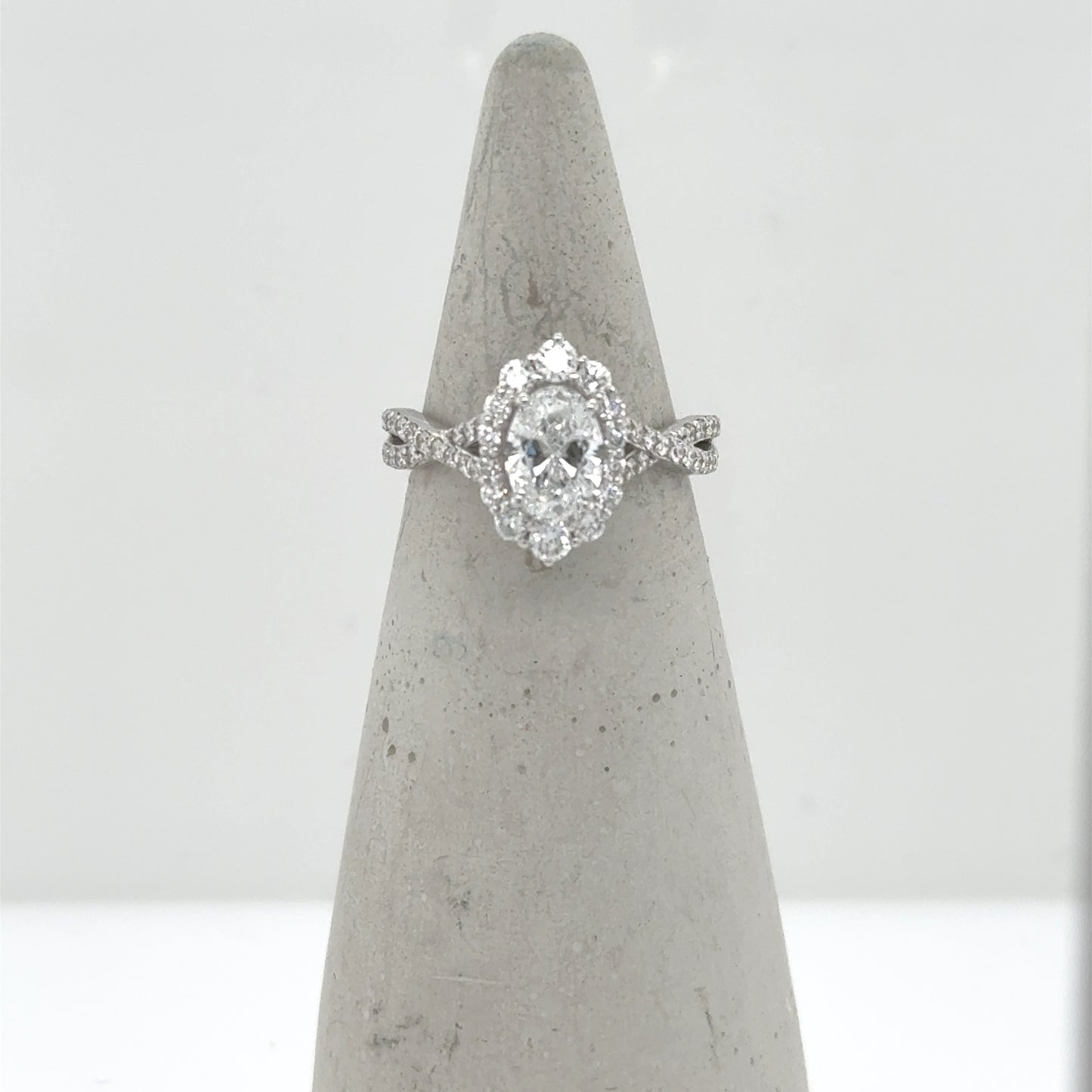 14K White Gold Lab-Grown 2.0ctw Oval Diamond Engagement Ring