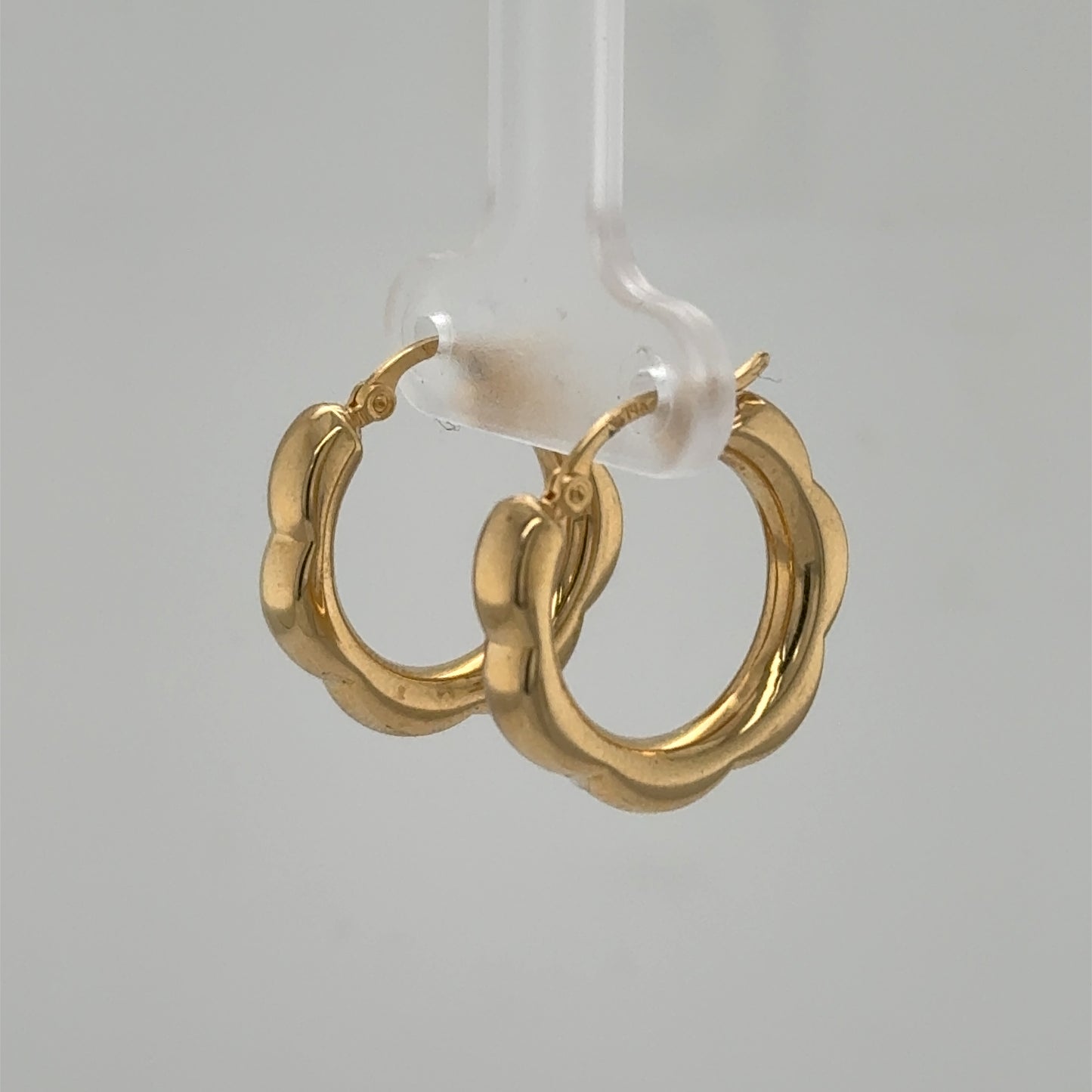 14K Yellow Gold Scalloped Edge Hoop Earrings