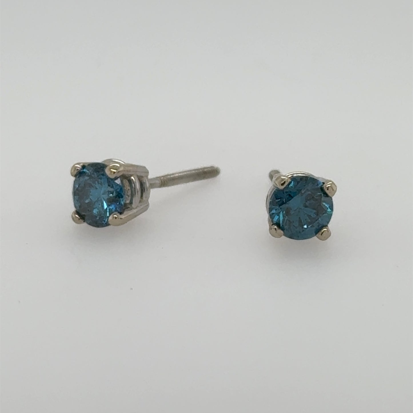 14K White Gold 1.0ctw Blue Diamond Stud Earrings