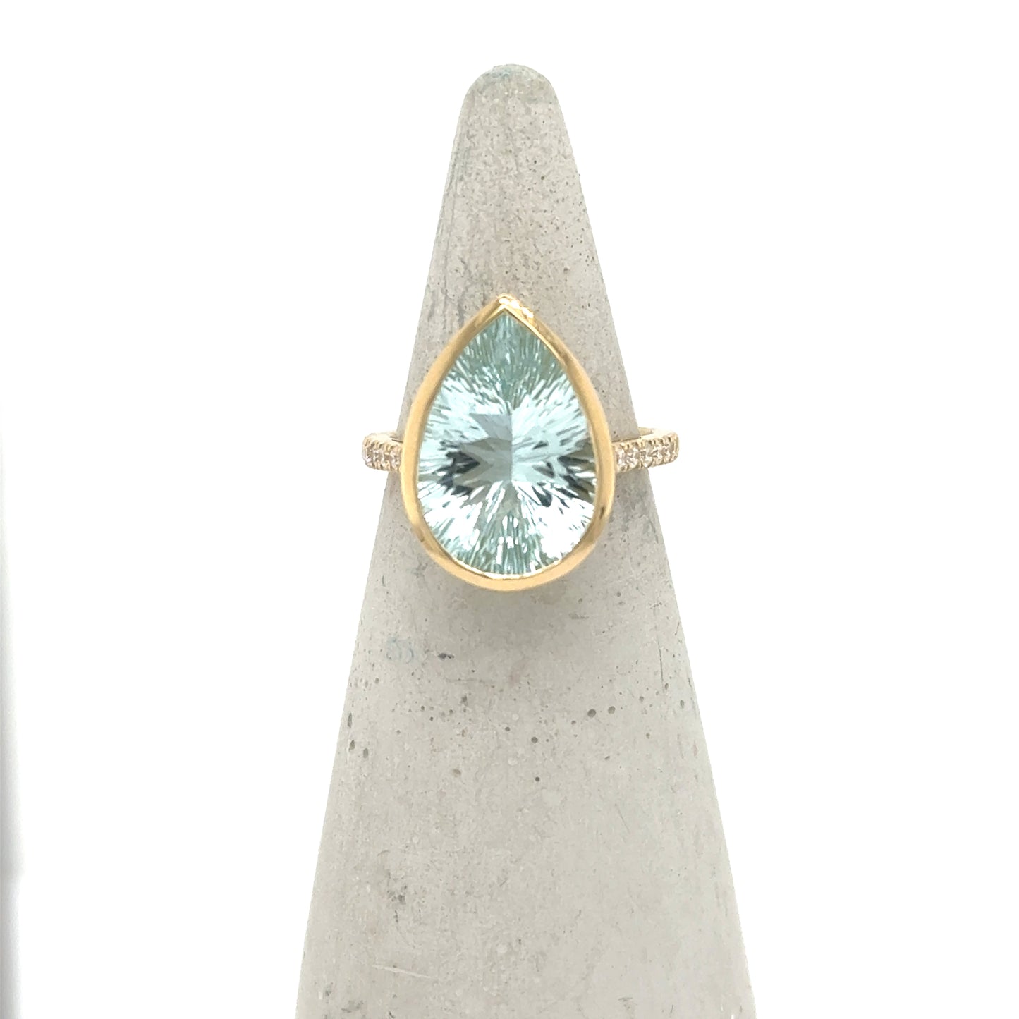 14K Yellow Gold Aquamarine & Diamond Ring