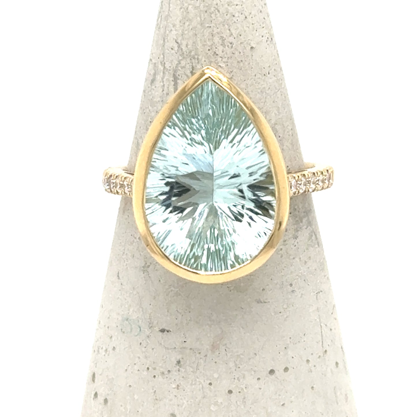 14K Yellow Gold Aquamarine & Diamond Ring