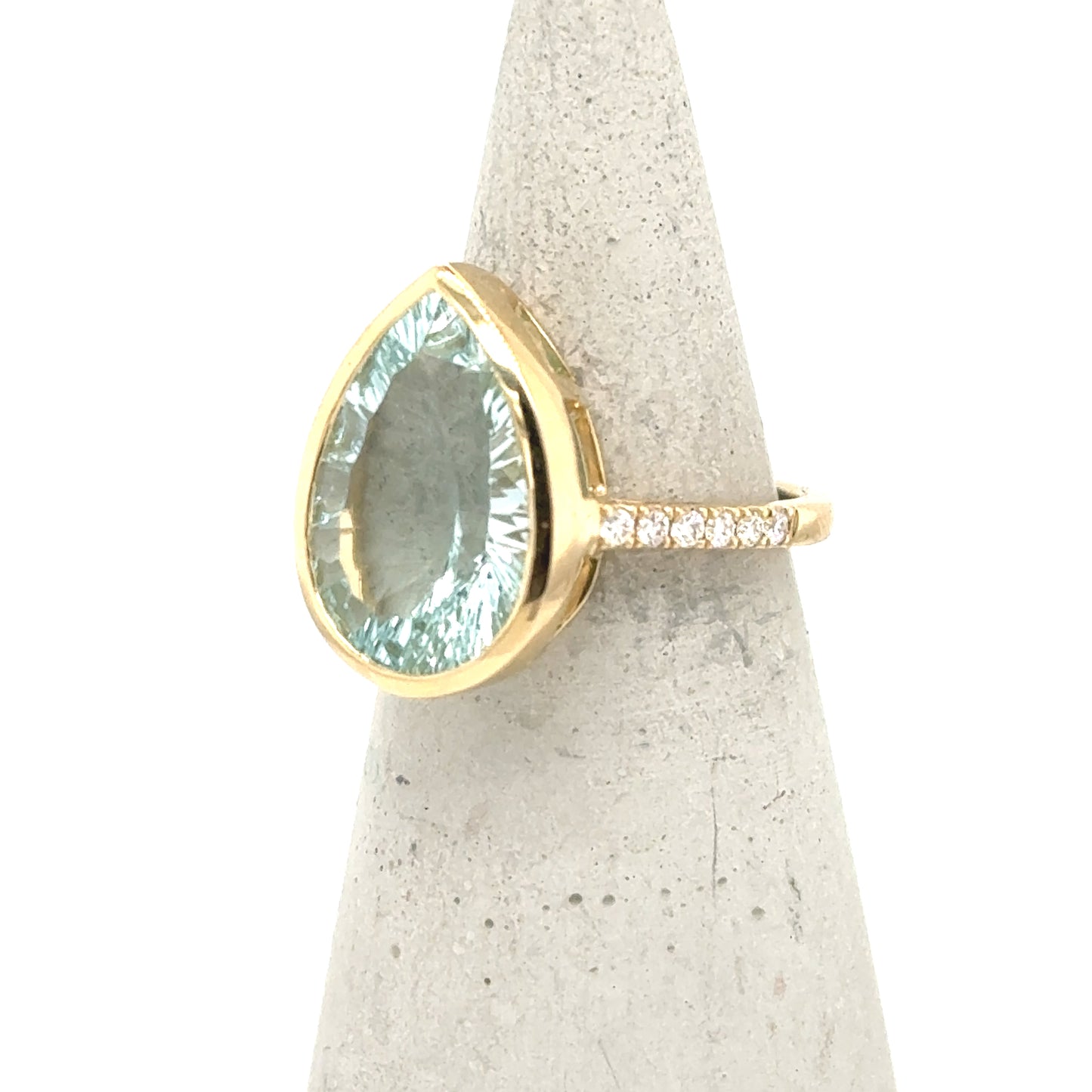 14K Yellow Gold Aquamarine & Diamond Ring