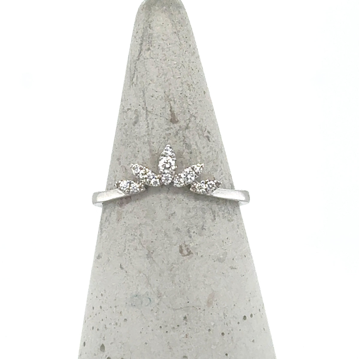 14K White Gold Diamond Crown Wedding Band Ring - Size 6.5