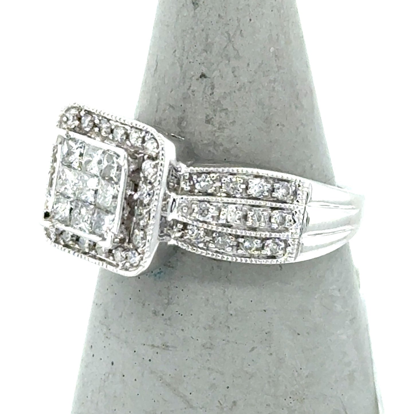 14K White Gold 1.32ctw Diamond Cluster Engagement Ring Size 7